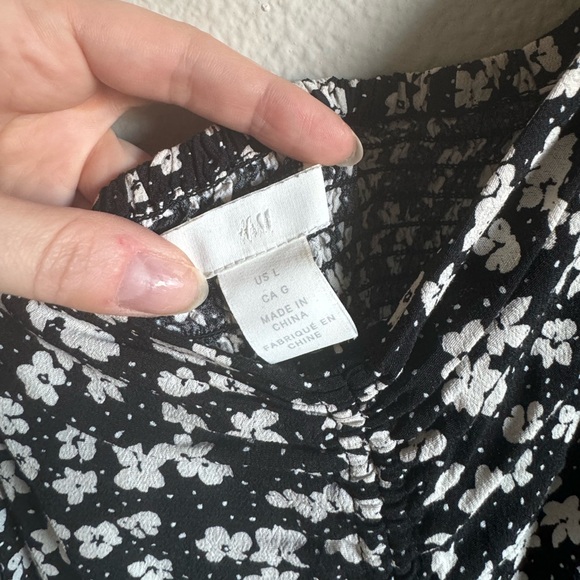 H&M Floral Blouse - Picture 3 of 3
